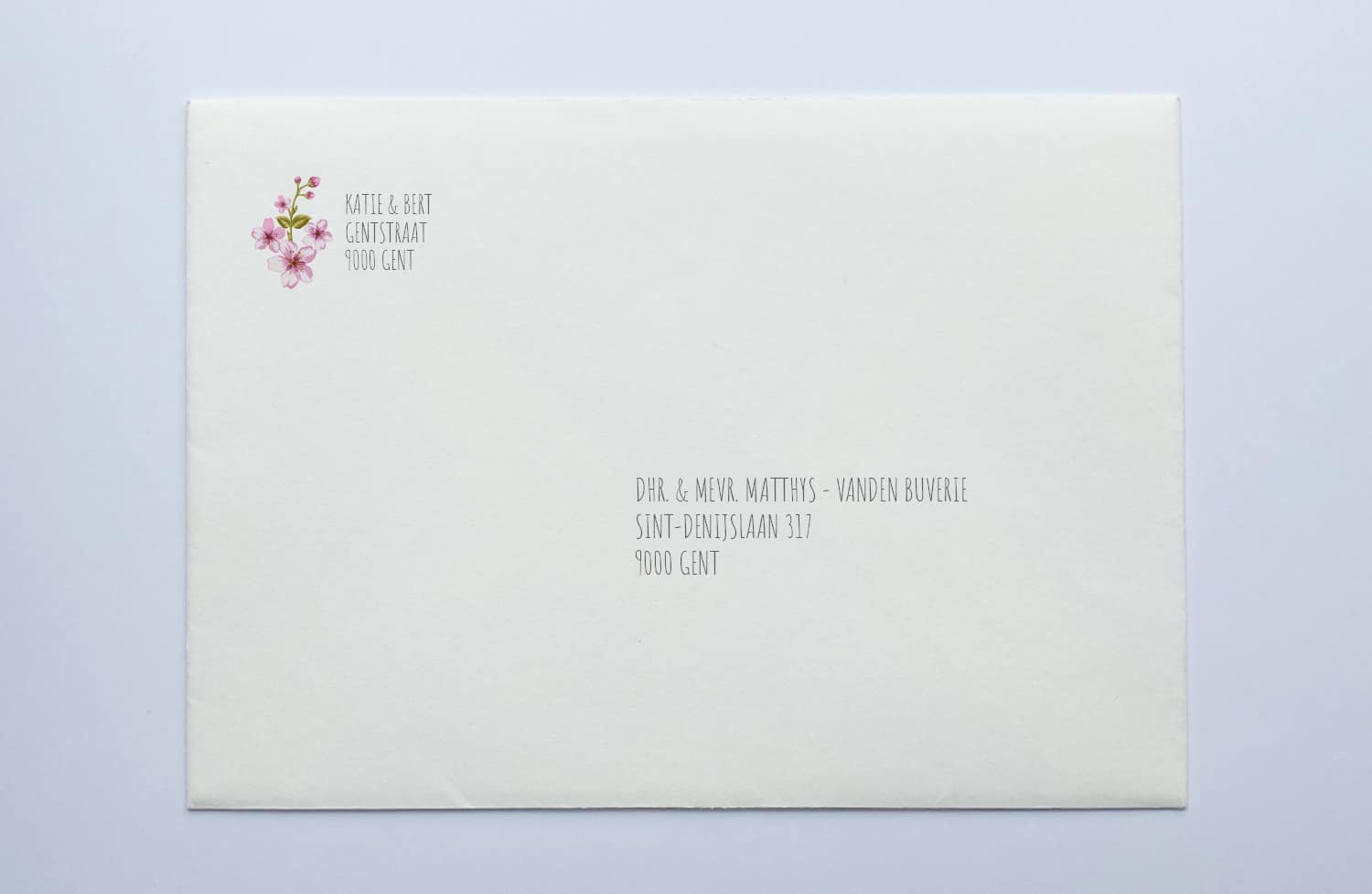 Trouwbloembje1 Voorbeeld envelop met personalisatie gelegenheid